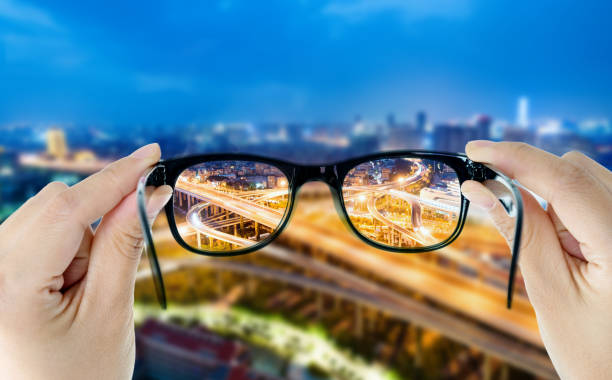 Apa Itu Rabun Dekat: Pengertian, Penyebab, Gejala, dan Bedanya dengan Rabun Jauh